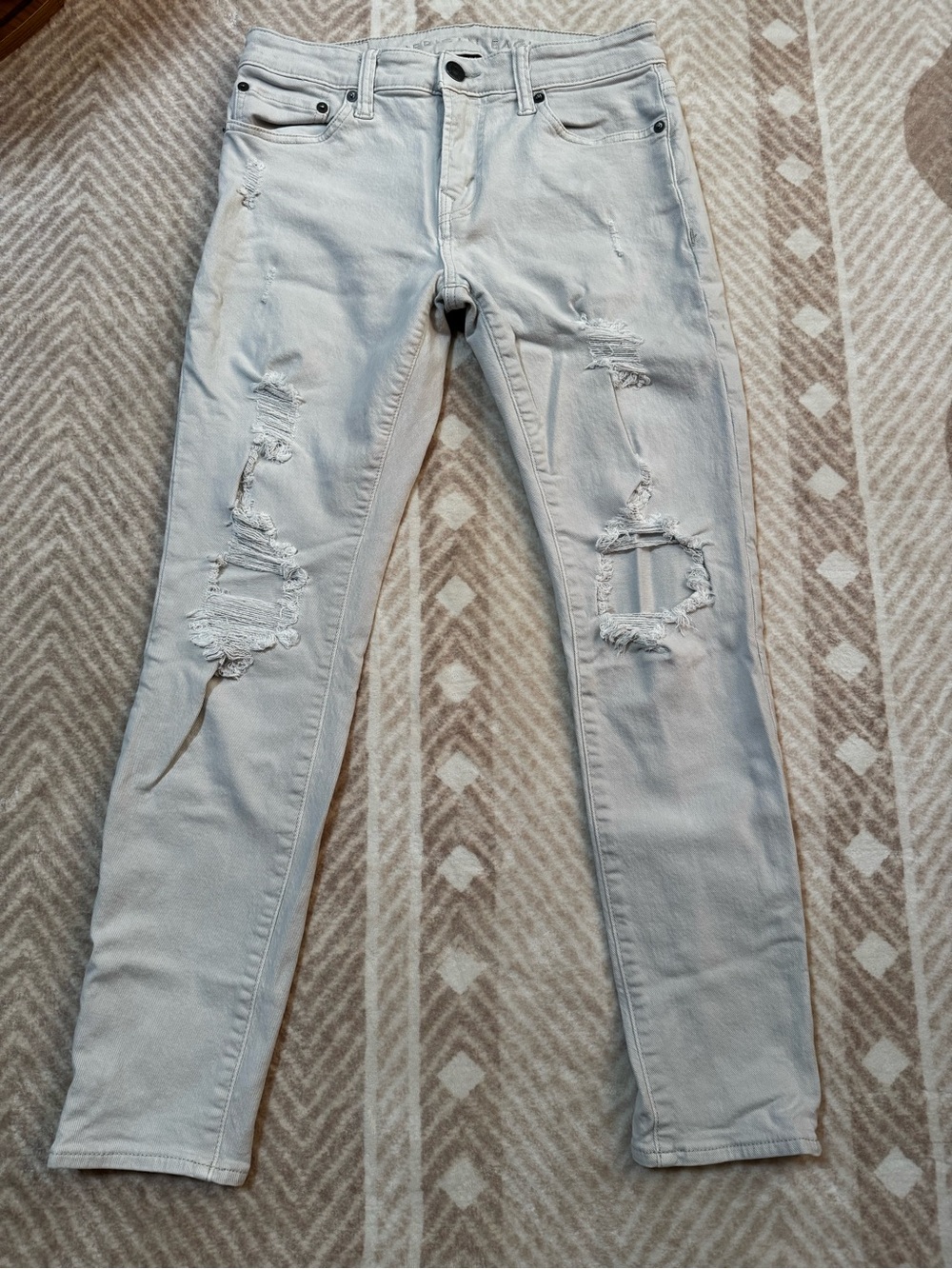 American Eagle Outfitters Light Gray Distressed Skinny Jeans